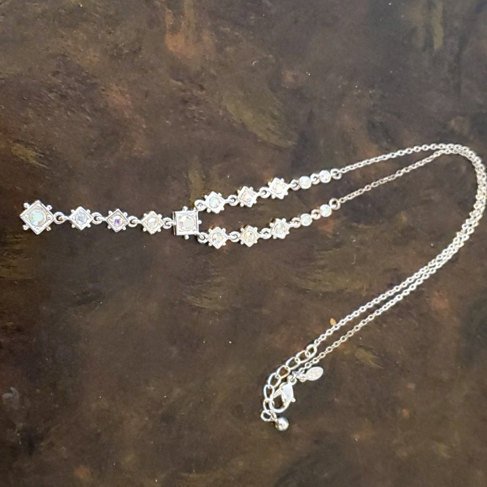Women's necklace